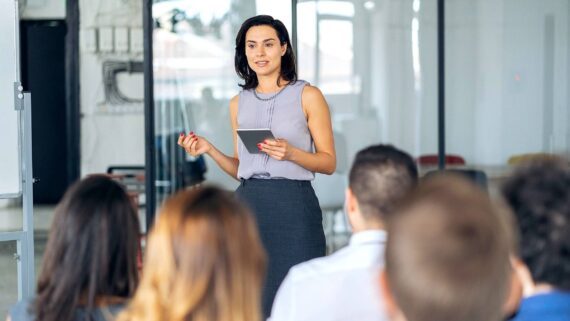 Saiba agora como implementar a gestão estratégica de Recursos Humanos