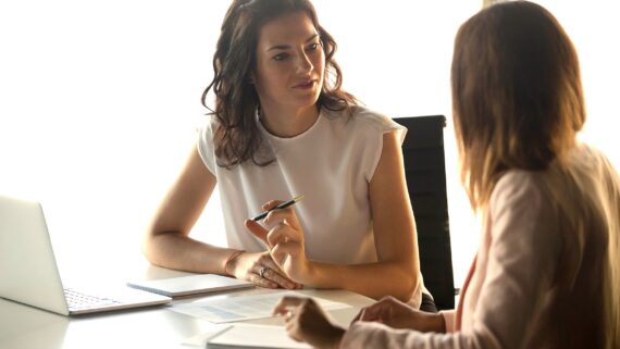 Conheça 7 formas de eliminar o viés inconsciente na empresa