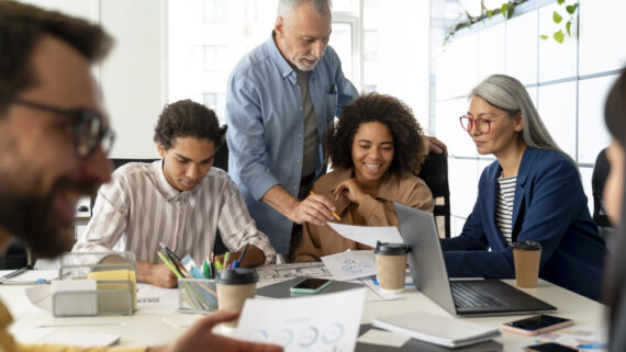 Entenda o papel da equipe multidisciplinar e seus benefícios para a empresa