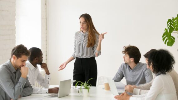 Descubra o que é demissão em massa e quais os direitos dos trabalhadores